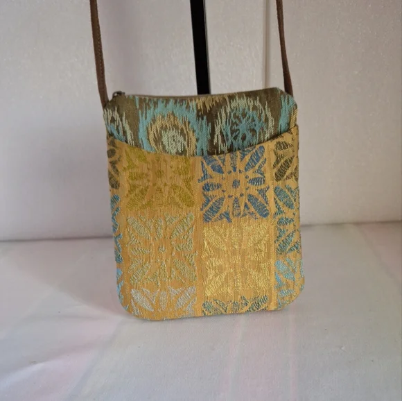 Maruca Cupcake Crossbody Purse / Small bag - Picture 15 of 16